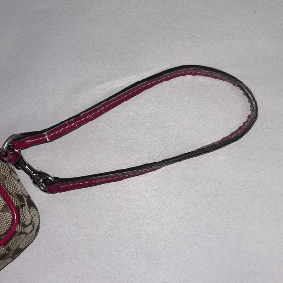 Coach Signature Watermelon Small Wristlet Pouch Rare - Picture 9 of 12